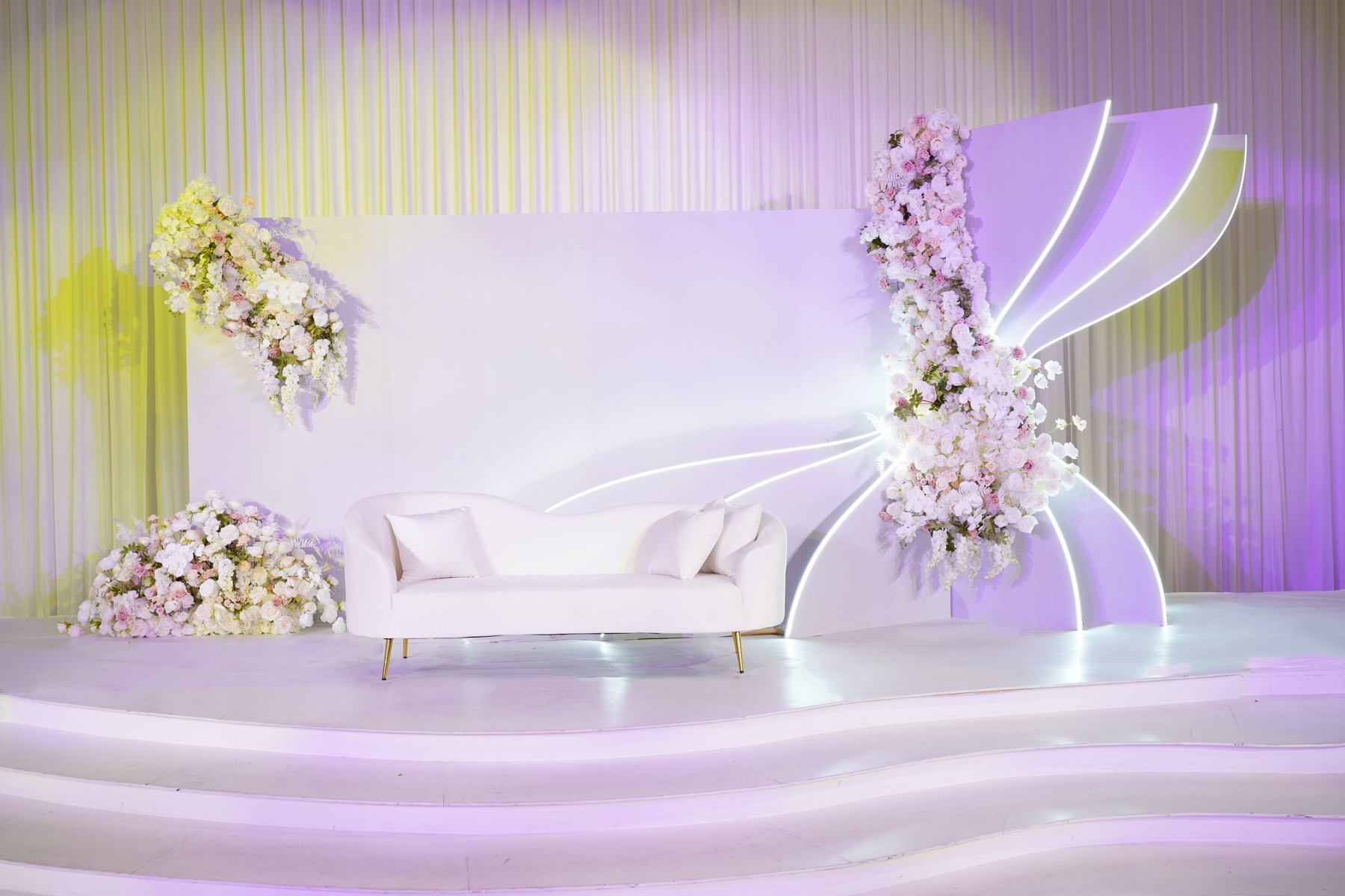 Bloom backdrop met bloemwerk en geïntegreerde verlichting